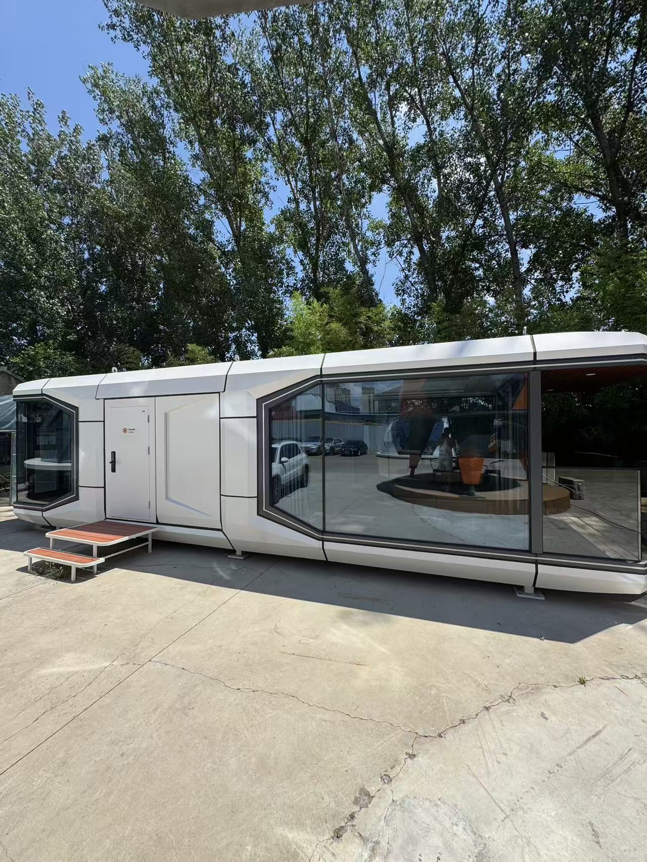 Premium Capsule House D7